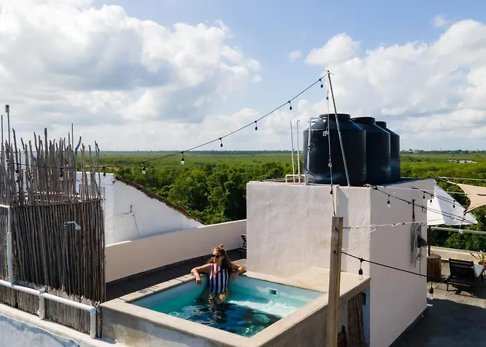 Cuca Macuca Hostel *