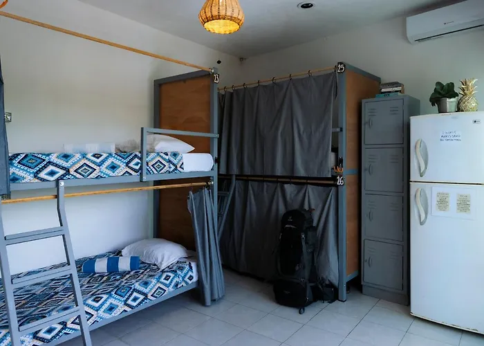 Cuca Macuca Hostel *