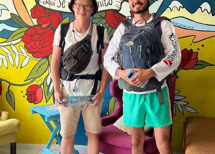Cuca Macuca Hostel *